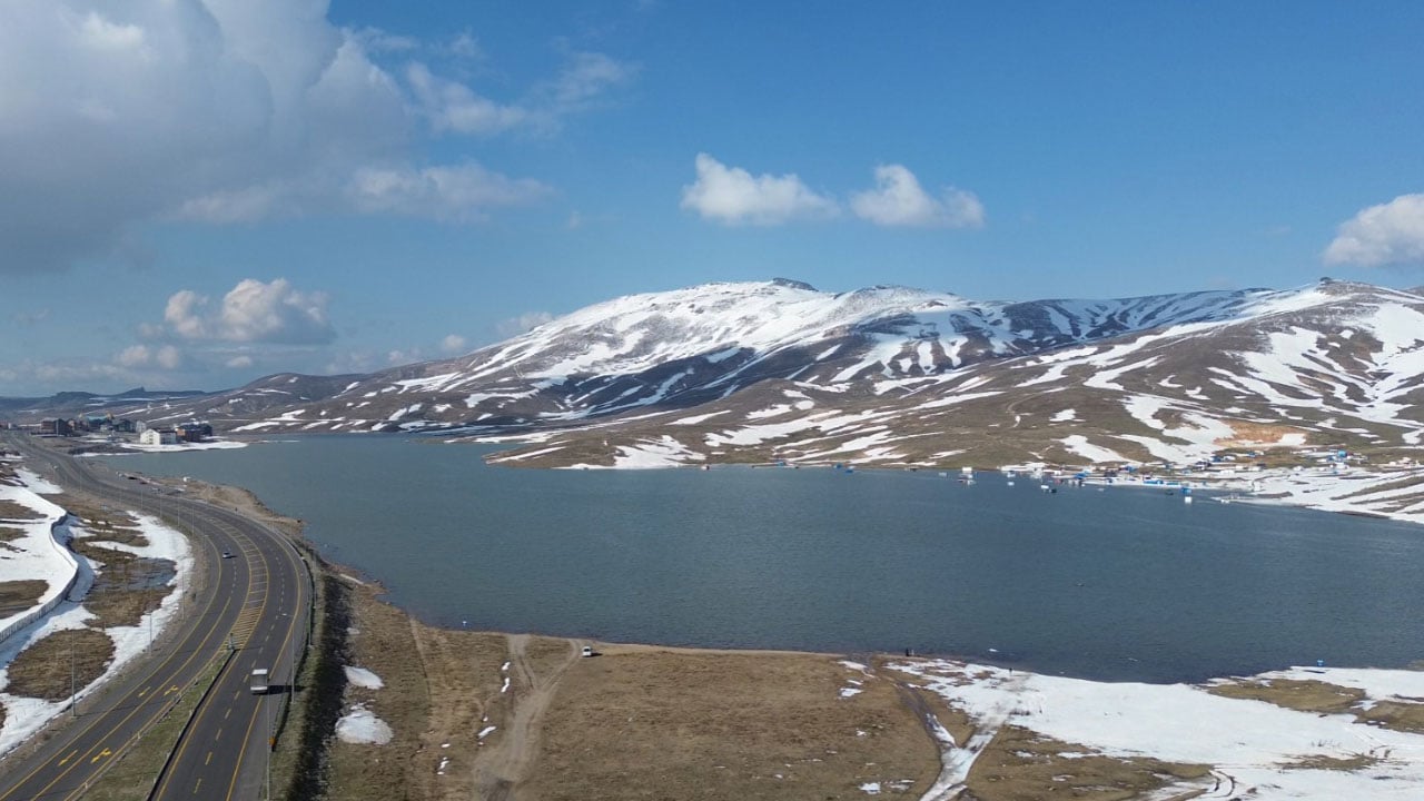 Foto - Erciyes eteklerinde şaşırtan manzara! Kuruyan göl yeniden doldu