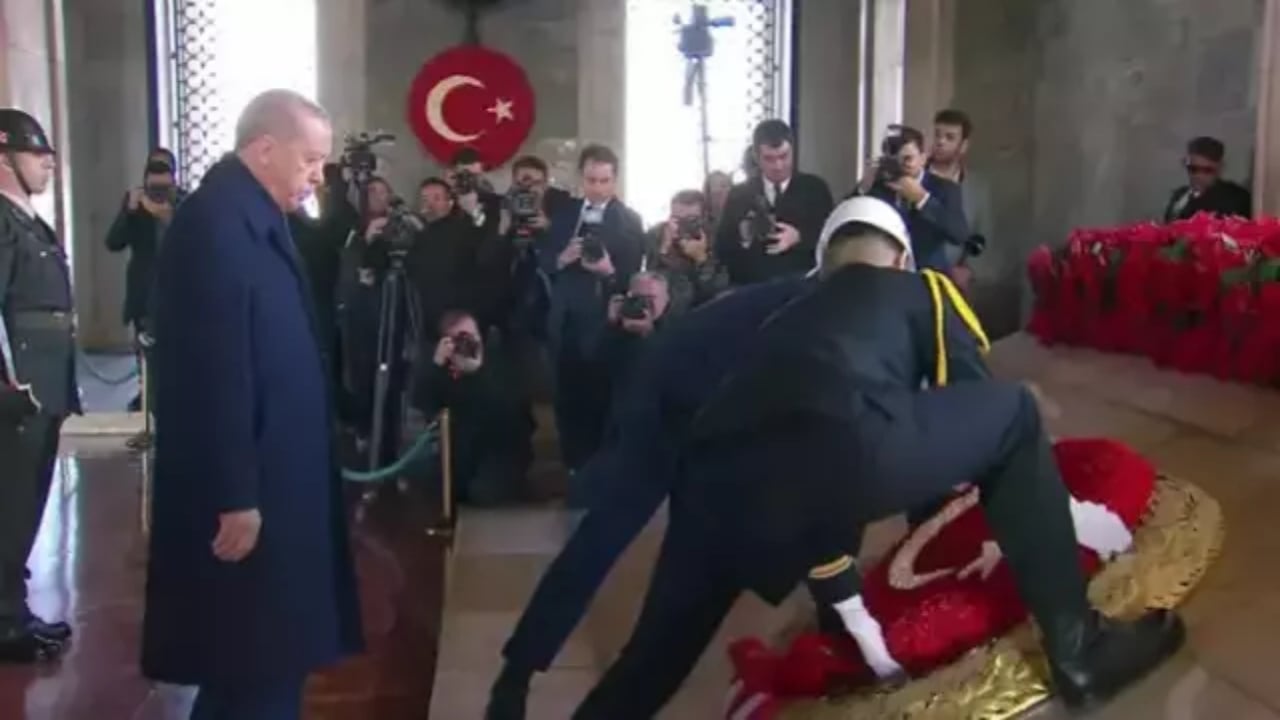 Foto - Erdoğan, Anıtkabir’de! İşte Özel Defter’e yazdığı dikkat çeken not 