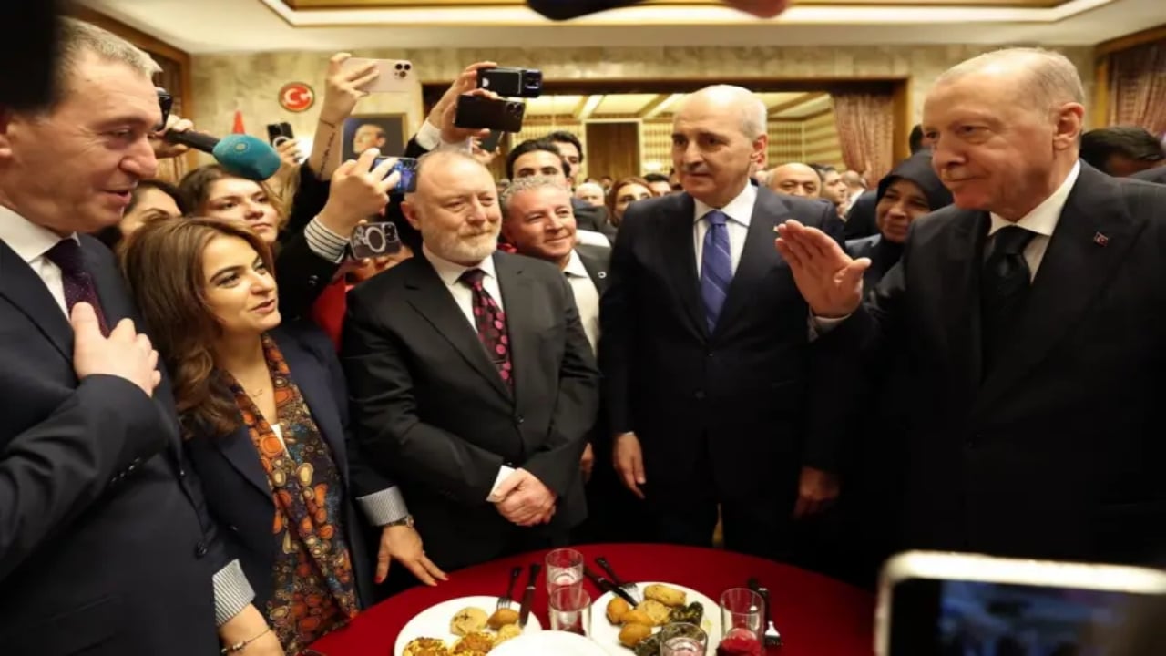 Foto - Erdoğan, DEM Partilileri görür görmez bu soruyu sordu, herkes kahkahaya boğuldu