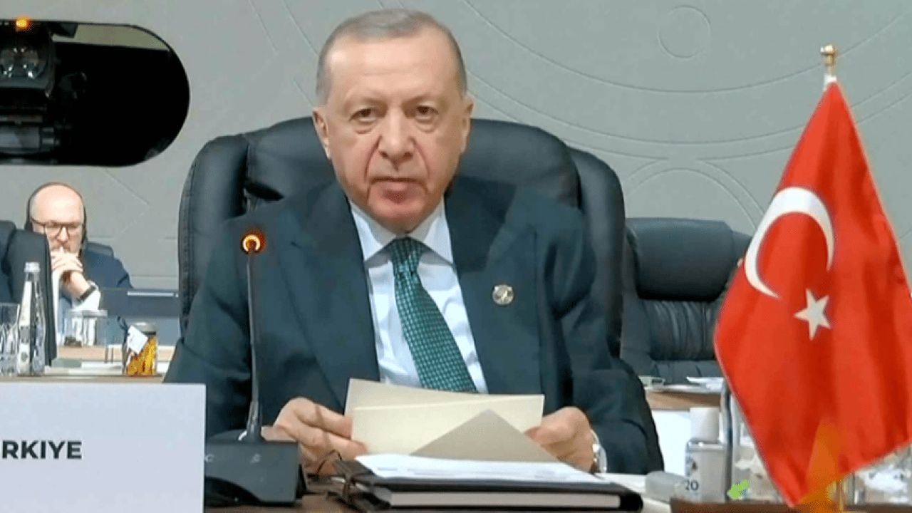 Foto - Erdoğan, Macron’la görüştü: Ukrayna ve Gazze için net mesaj: Kalıcı barış iki devletli çözümle mümkün