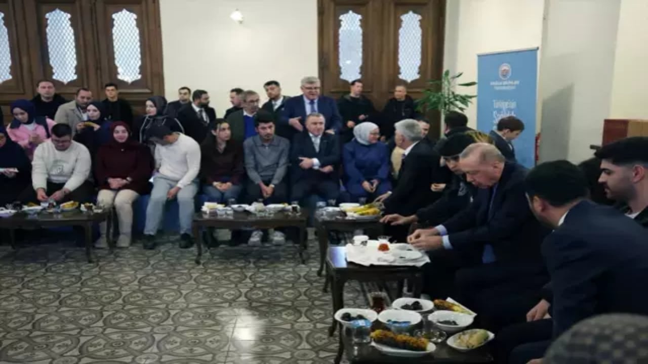 Foto - Erdoğan, Merkel’le olan ilginç anısını ilk defa anlattı: Birden şaşkın şaşkın bana bakıp gülmeye başladı