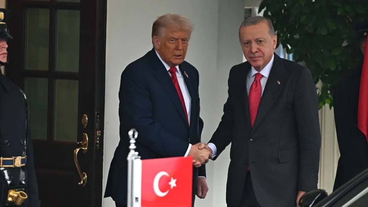 Foto - Erdoğan Trump’tan FETÖ’cülerin Türkiye’ye iadesini isteyecek