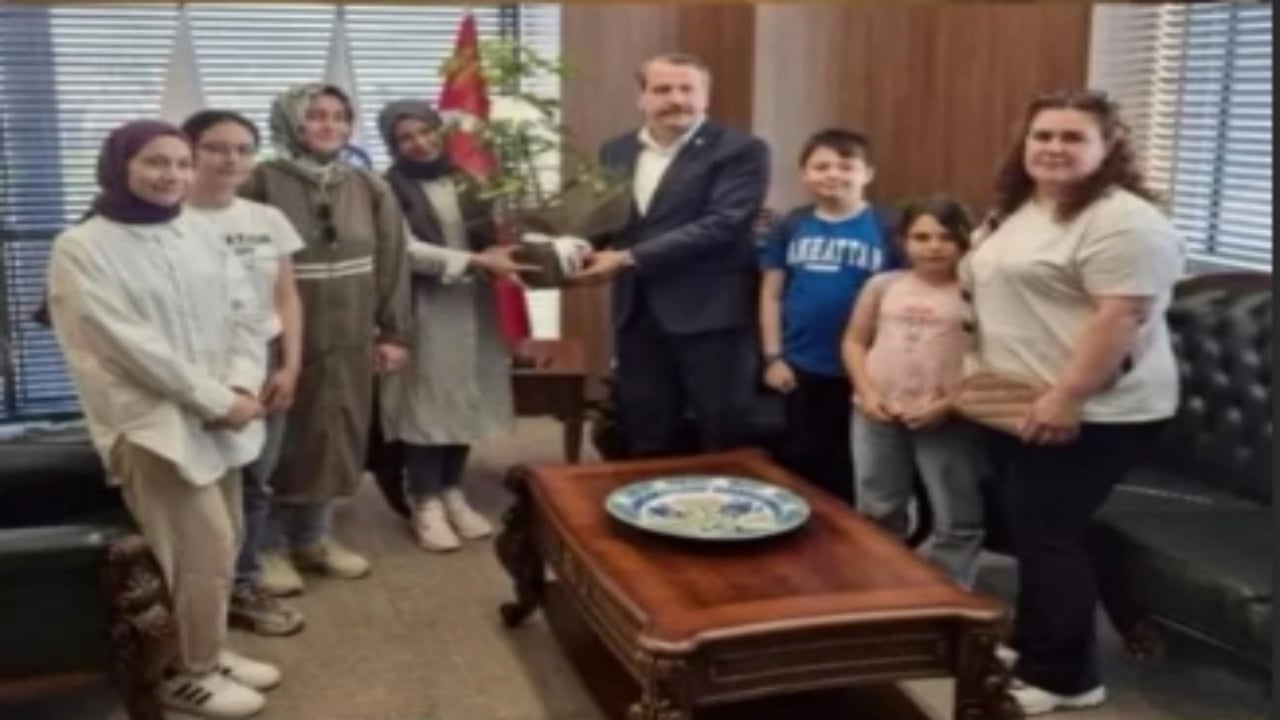 Foto - Erdoğan’a "Kapılar yüzümüze kapandı" demişti! Fotoğrafları ortaya çıkan öğretmen bakın ne yaptı