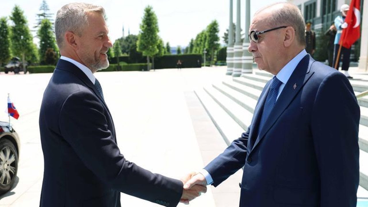 Foto - Erdoğan’ın hediyesi Avrupa’yı zangır zangır salladı! Cumhurbaşkanı, daha fazla dayanamayıp kutuyu hemen uçakta açtı