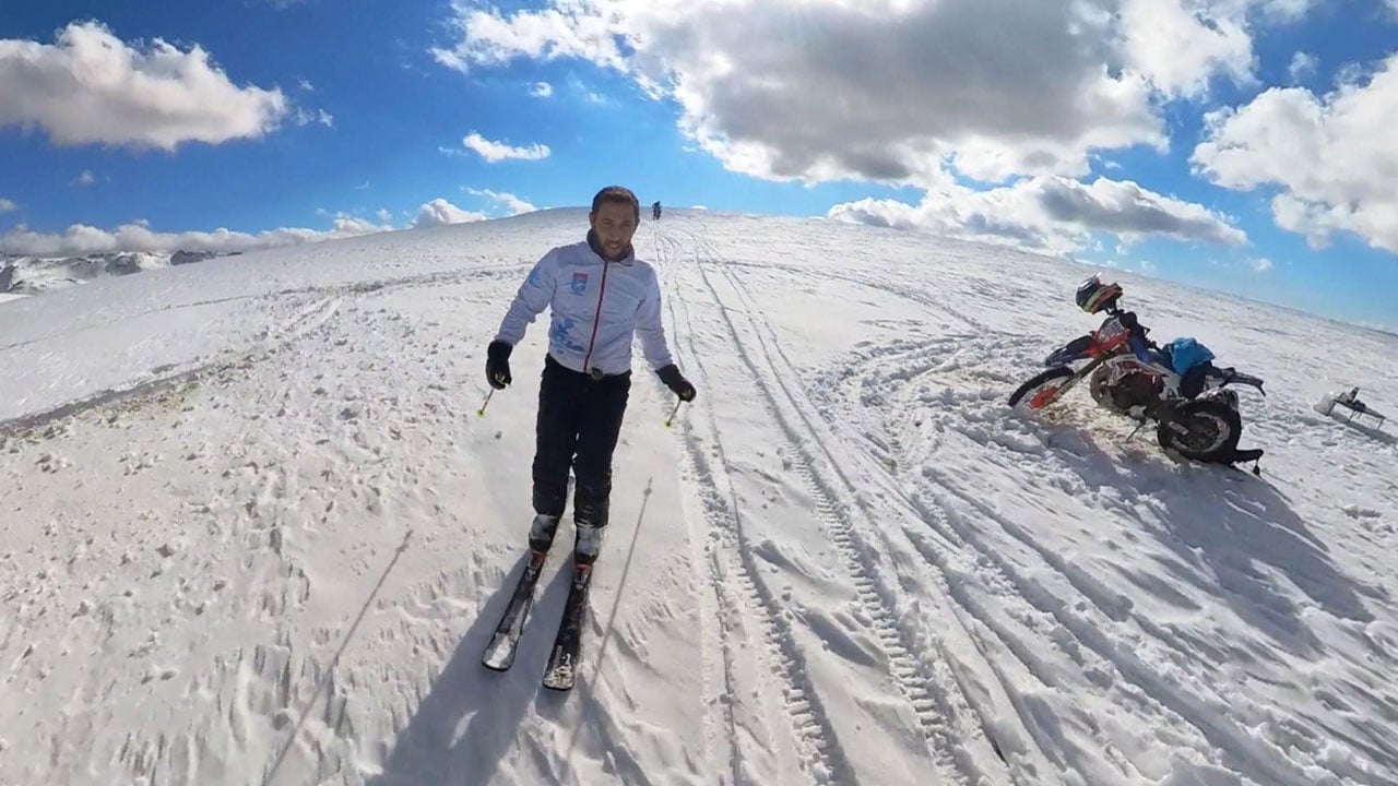 Foto - Ergan Dağı’nda sezon erken başladı! Motosikletle zirveye çıktılar