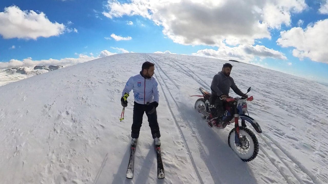 Foto - Ergan Dağı’nda sezon erken başladı! Motosikletle zirveye çıktılar