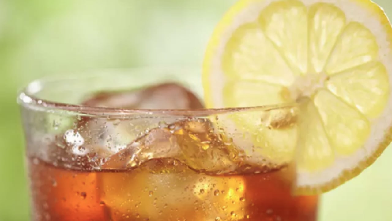 Foto - Ergenlik üstelik... Neredeyse her evde var ama riskli! Gençlerde kaygıyı artıran içecekler