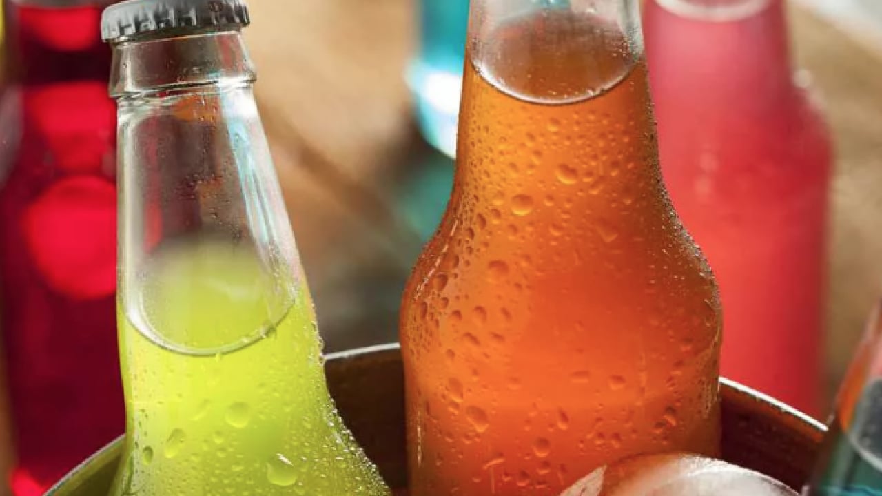 Foto - Ergenlik üstelik... Neredeyse her evde var ama riskli! Gençlerde kaygıyı artıran içecekler