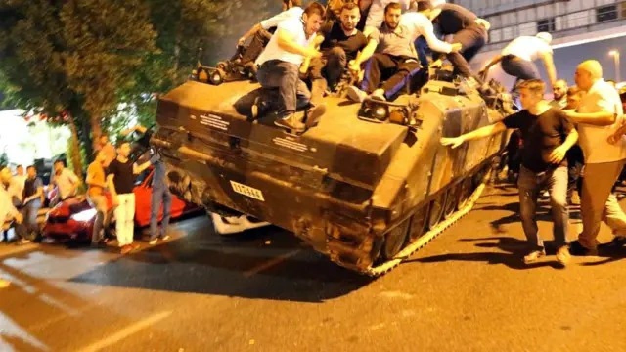 Foto - Erhan Afyoncu 'anormal şeylerdi' diyerek açıkladı: Genelkurmay başkanı, komutanlar dikkat etmesi lazımdı