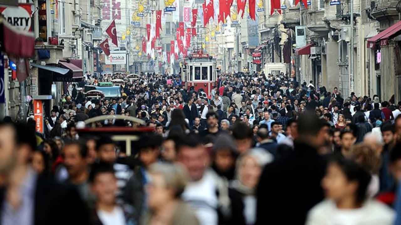 Foto - Erhan Afyoncu 'Türkiye için savaştan bile büyük tehdit' diyerek uyardı: Tarih sahnesinden silinebiliriz