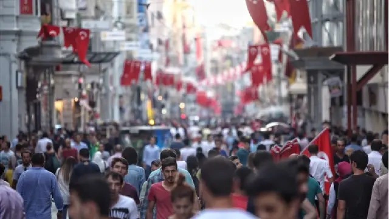 Foto - Erhan Afyoncu 'Türkiye için savaştan bile büyük tehdit' diyerek uyardı: Tarih sahnesinden silinebiliriz