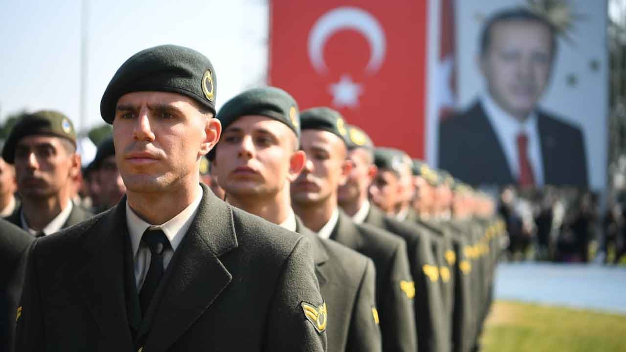 Foto - Erhan Afyoncu Türkiye ile Yunanistan arasındaki kara astsubayı sayısını karşılaştırdı! Sonuç 'yok artık' dedirtti