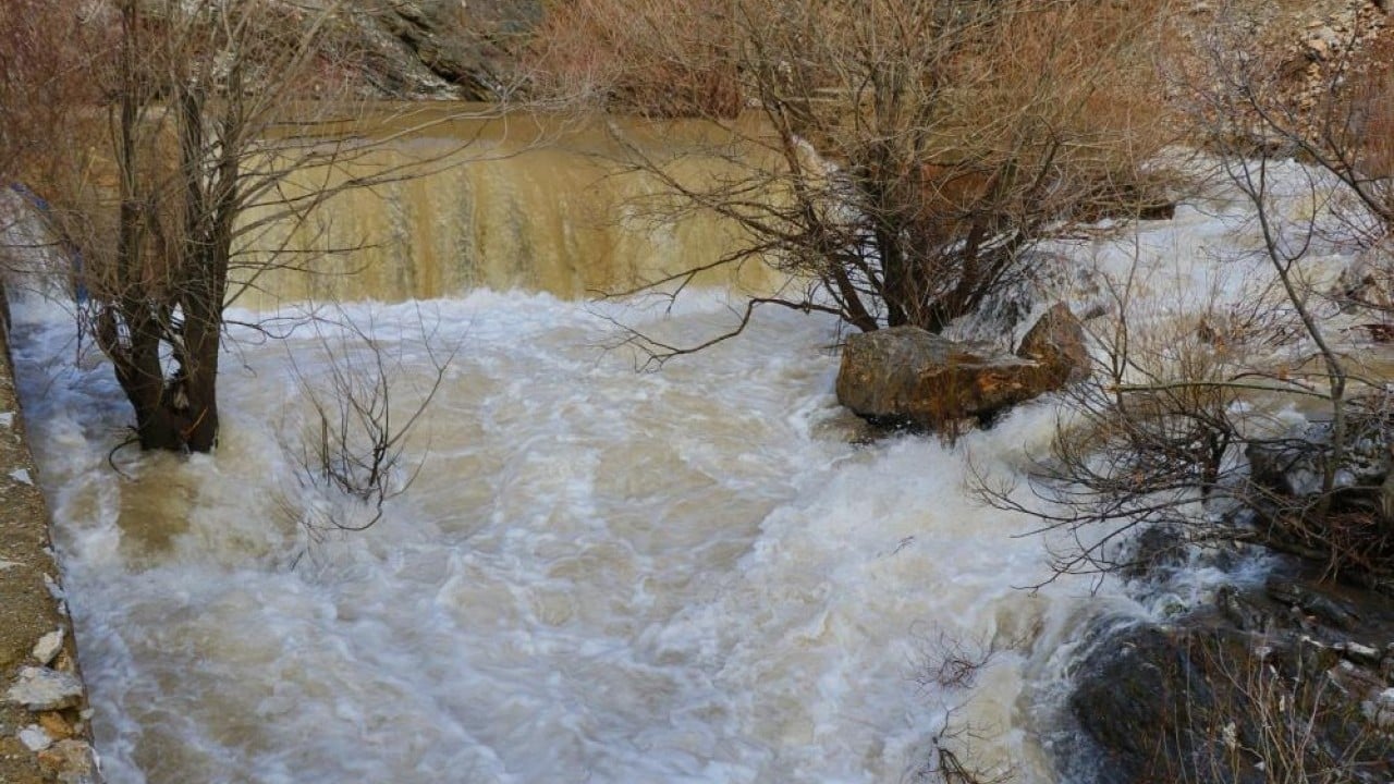 Foto - Eriyen kar suları Göksu Nehri'ni coşturdu