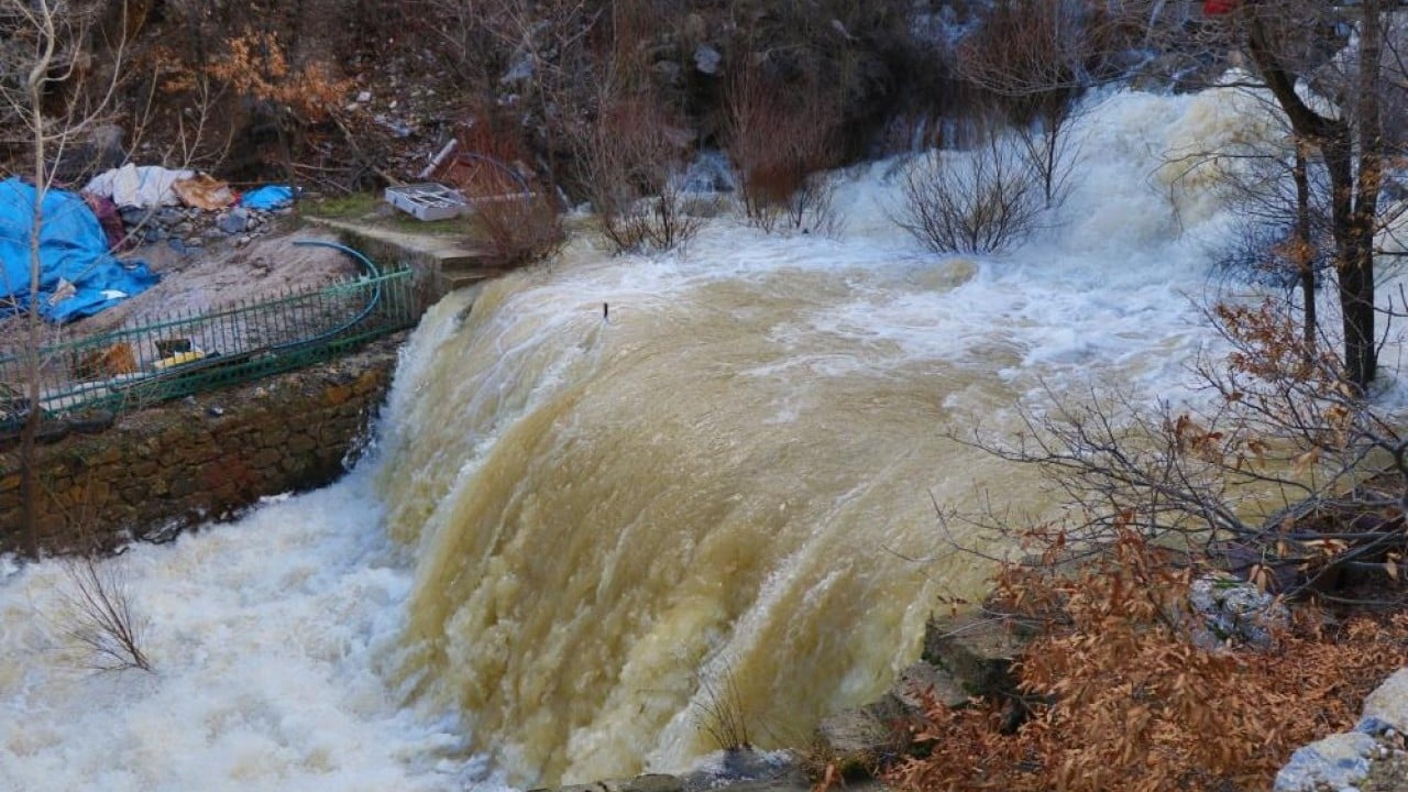 Foto - Eriyen kar suları Göksu Nehri'ni coşturdu