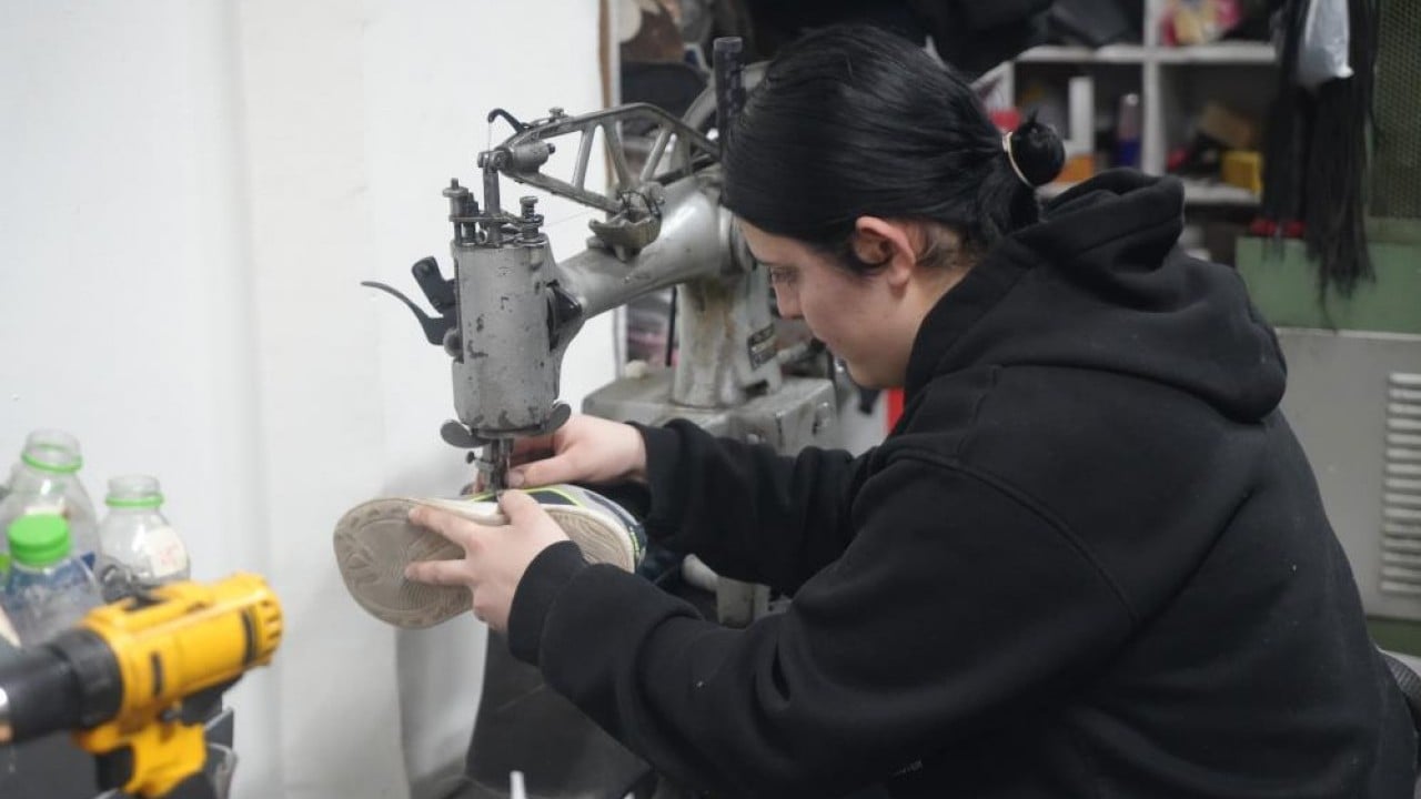 Erkek egemen mesleğe kadın eli değdi