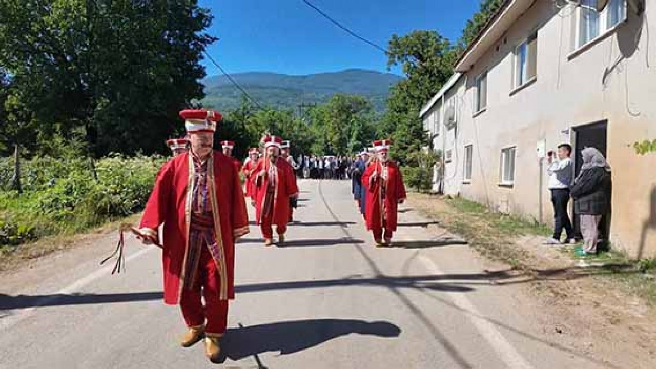 Foto - Erkekler köy dışında jandarma nöbette Kadınların 1 günlük saltanatı