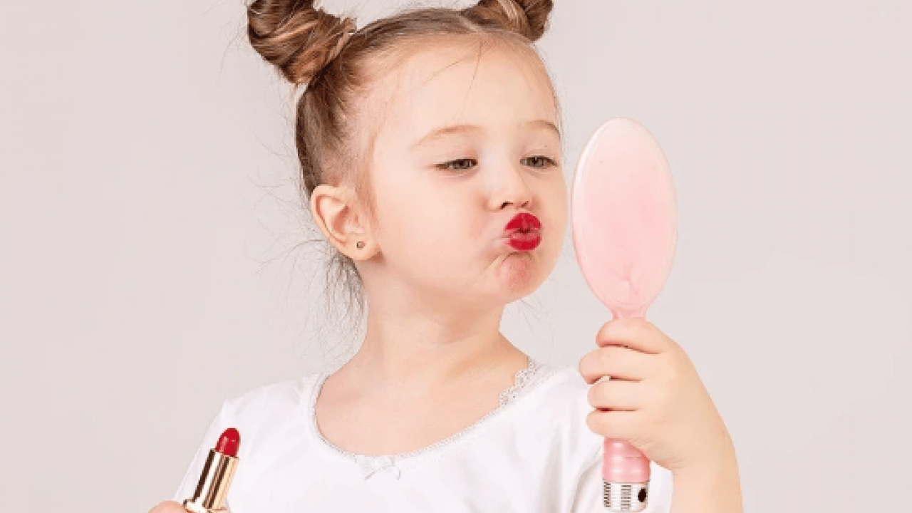 Foto - Erken yaşta makyaj ve cilt bakım... Uzmanlardan uyarı: Çocuk cildinin sessiz düşmanı