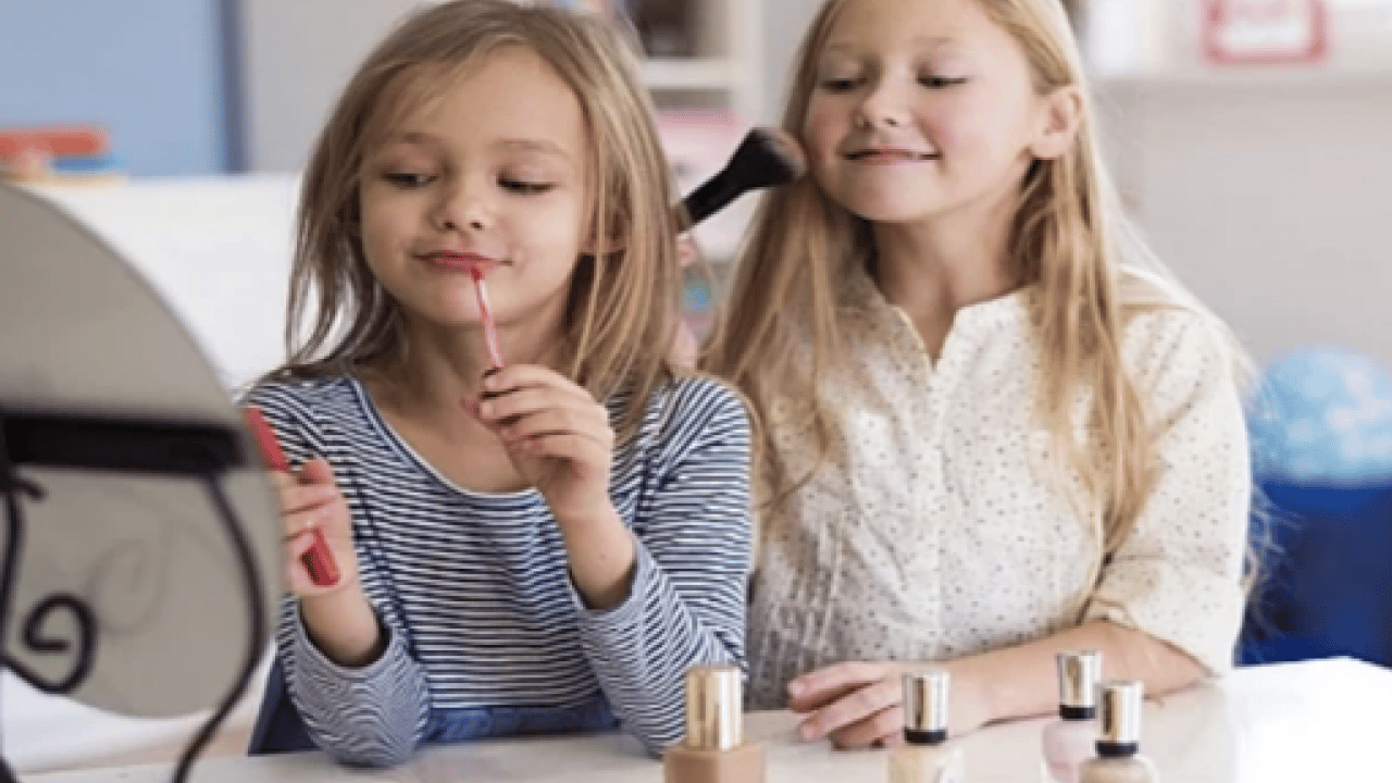 Foto - Erken yaşta makyaj ve cilt bakım... Uzmanlardan uyarı: Çocuk cildinin sessiz düşmanı