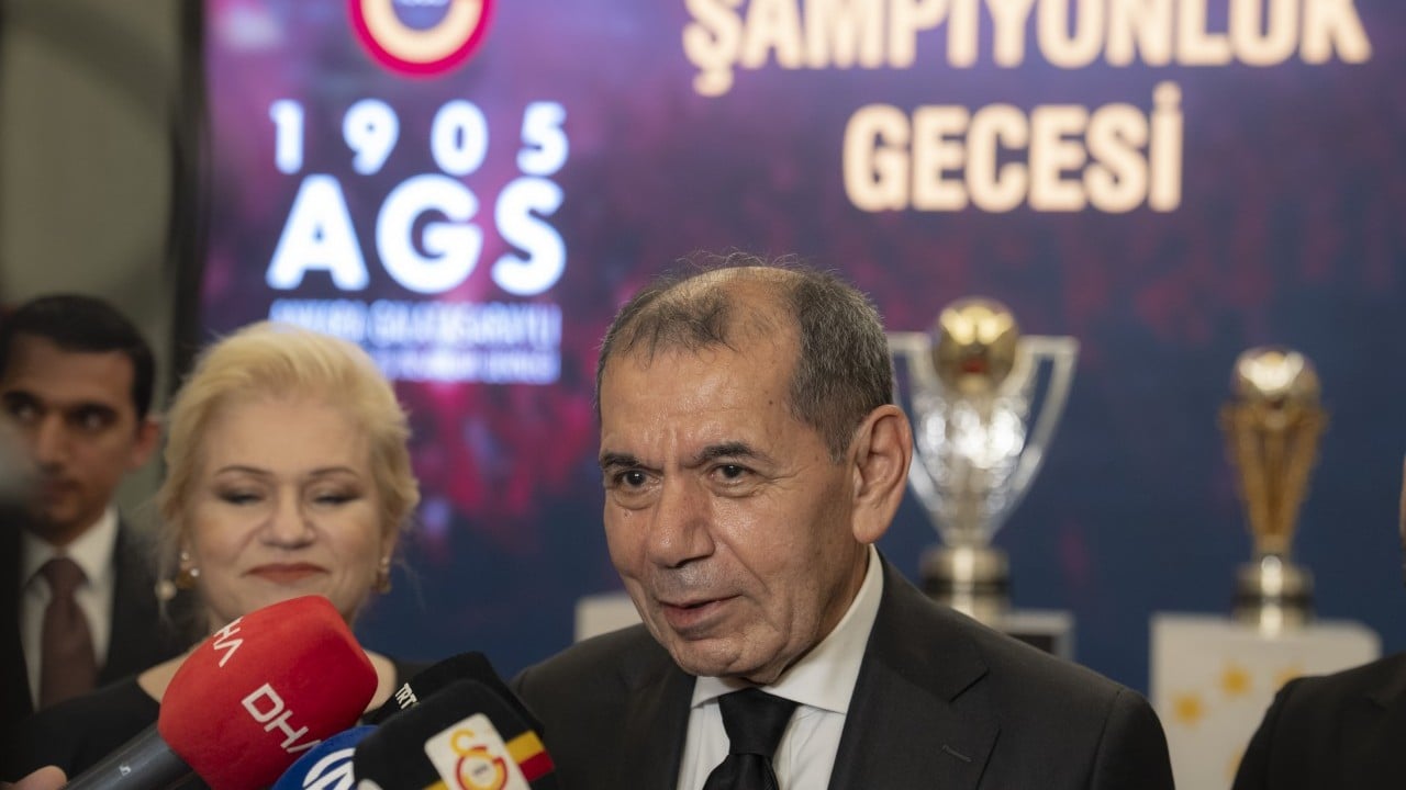 Foto - Ertem Şener yeni transferi duyurdu: Yıldız futbolcu Özbek'in Okan Buruk'a hediyesiymiş!