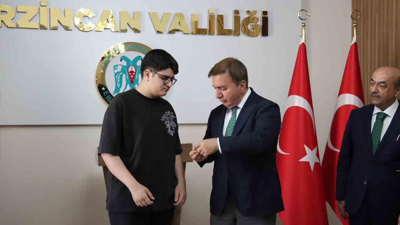 Foto - Erzincan’ın gurur tablosu: LGS'de 3 şampiyon birden!