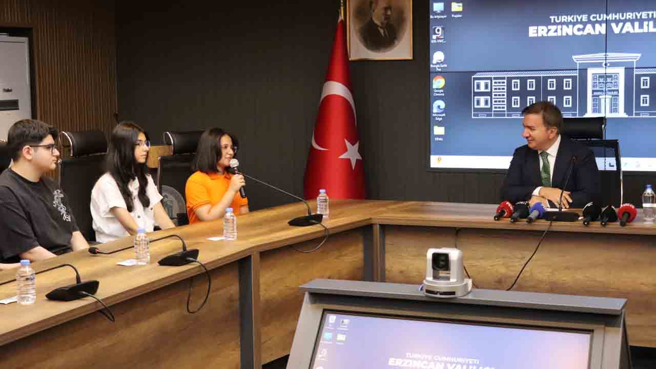 Erzincan’ın gurur tablosu: LGS'de 3 şampiyon birden!