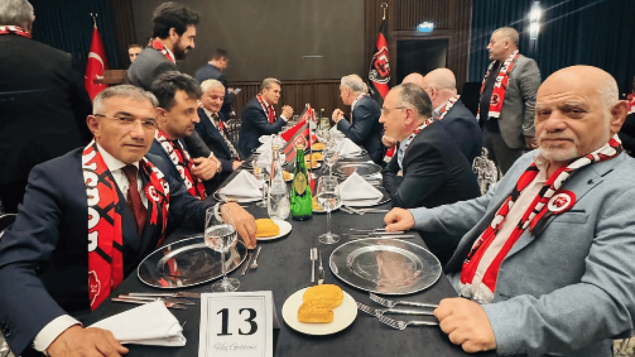 Foto - 24 Erzincanspor 'Vefa Yemeği'nde gönüller bir oldu... Akit Medya da bu özel gecedeydi...