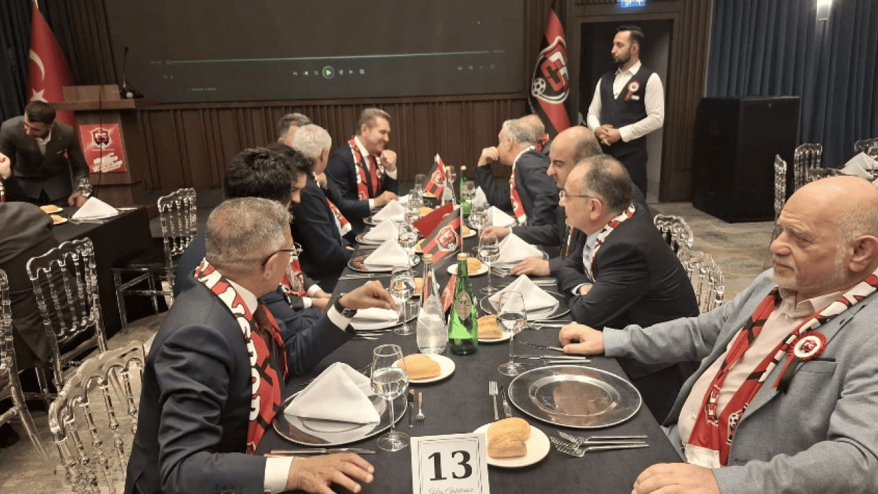 Foto - 24 Erzincanspor 'Vefa Yemeği'nde gönüller bir oldu... Akit Medya da bu özel gecedeydi...