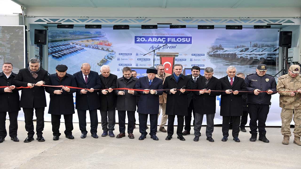 Foto - Erzurum'da AK Belediyecilik rüzgarı! 170 araçlık dev filo hizmete girdi!