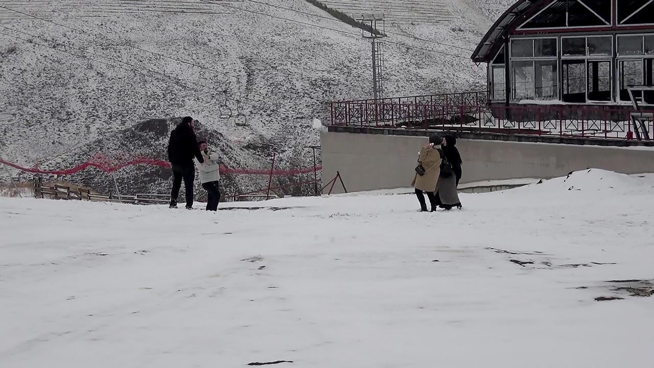 Foto - Erzurum’da hava bir anda değişti! Palandöken sabahına kar sürprizi