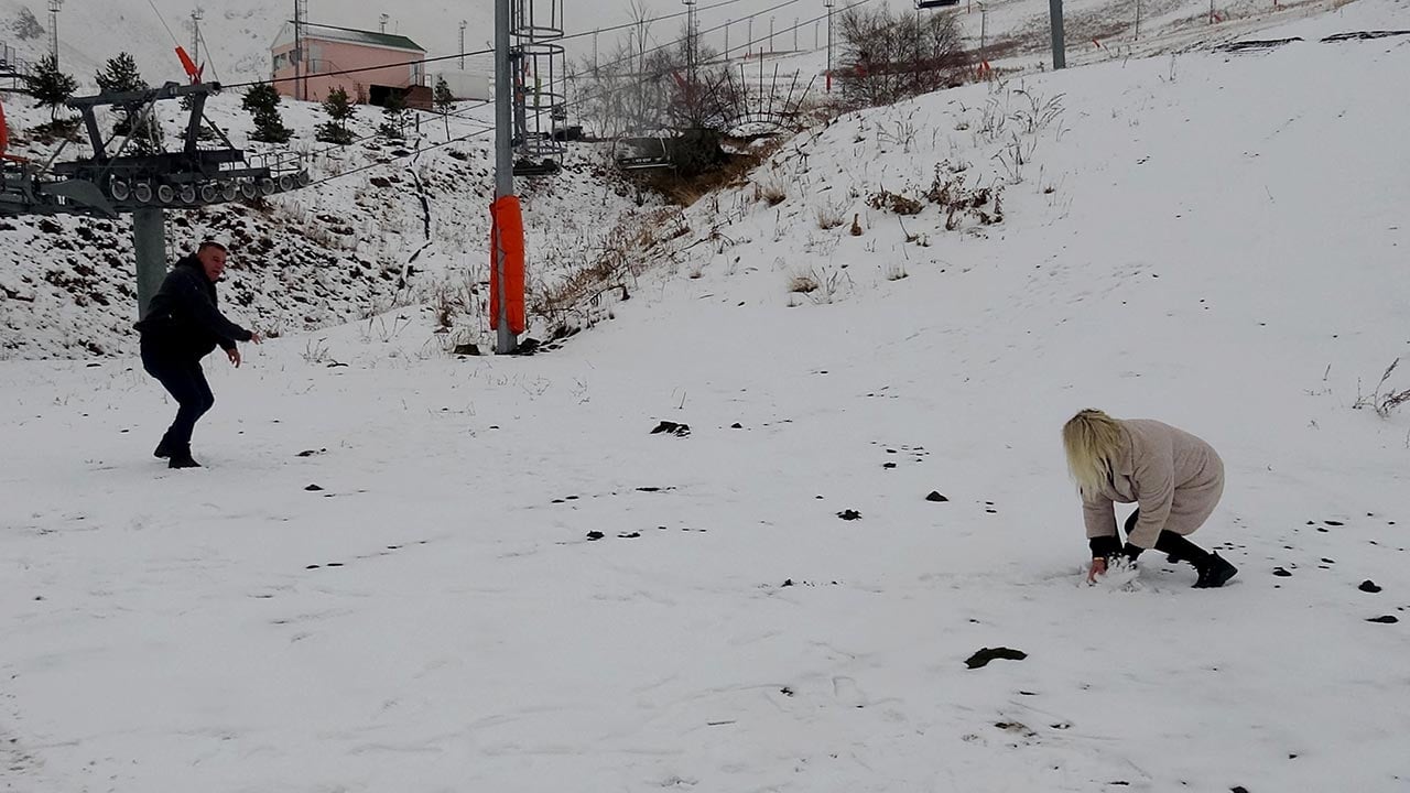 Foto - Erzurum’da hava bir anda değişti! Palandöken sabahına kar sürprizi
