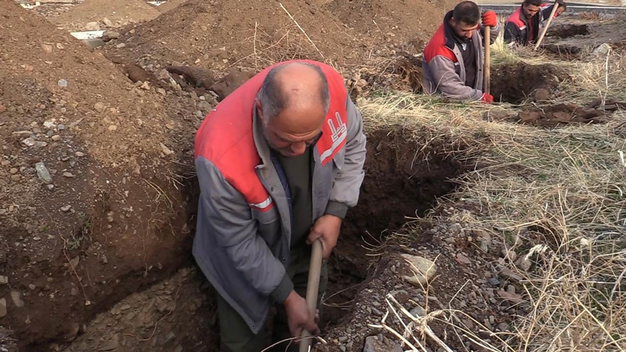 Foto - Erzurum’da kış öncesi çok sayıda mezar kazıldı