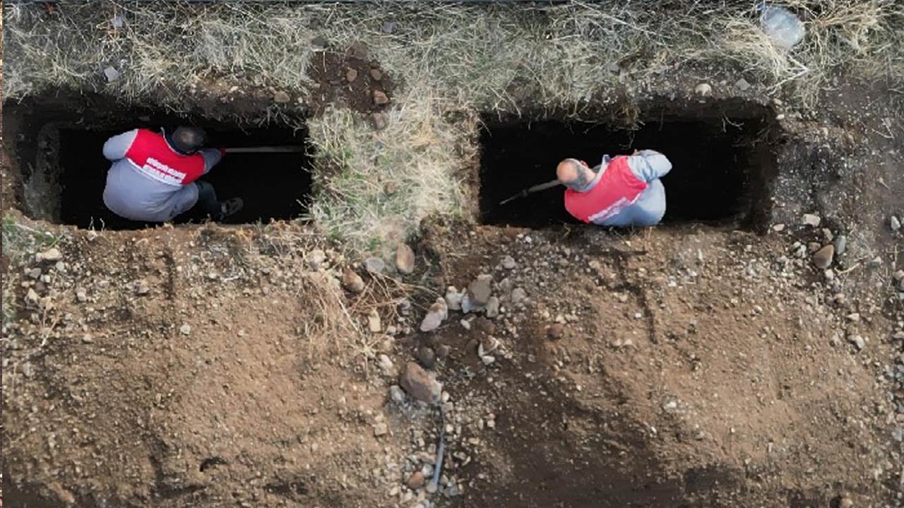 Foto - Erzurum’da kış öncesi çok sayıda mezar kazıldı