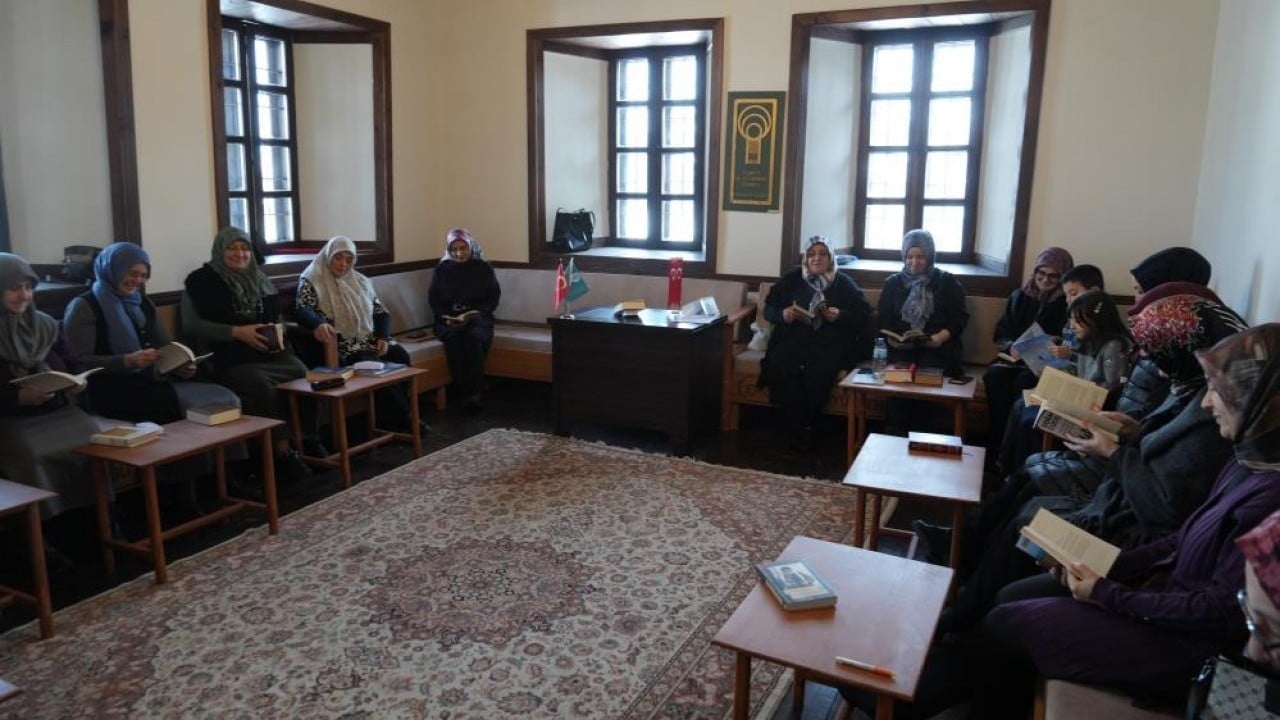 Foto - Erzurum'un kitap kurdu hanımları!