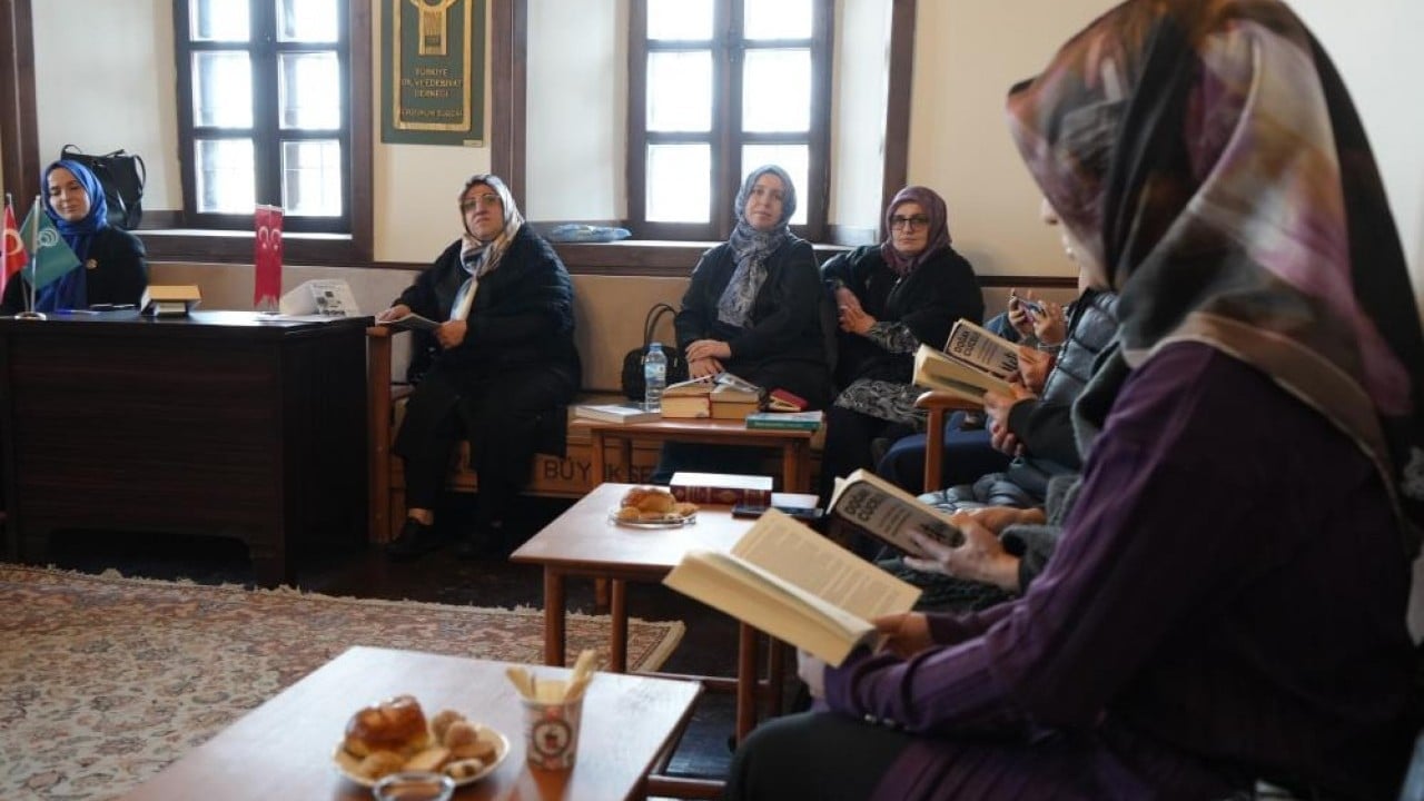 Foto - Erzurum'un kitap kurdu hanımları!