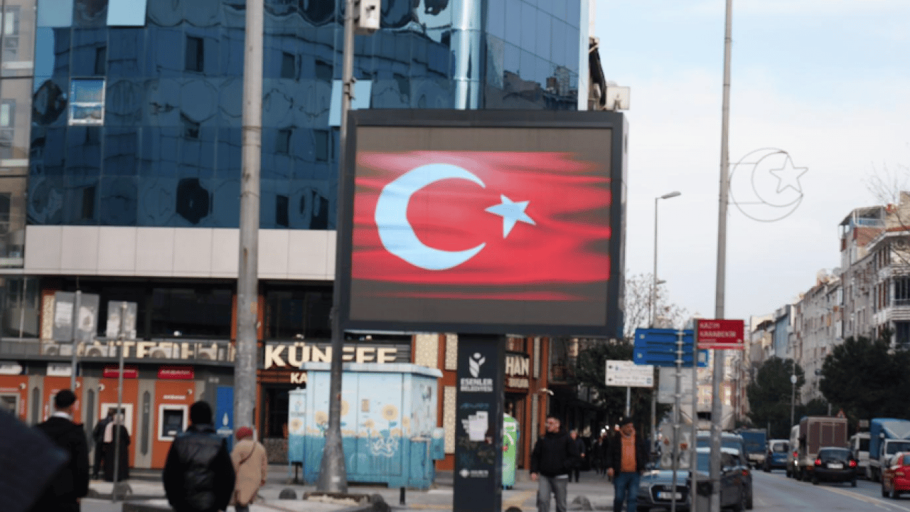 Foto - Esenler Ay-Yıldızlı bayrağa büründü...