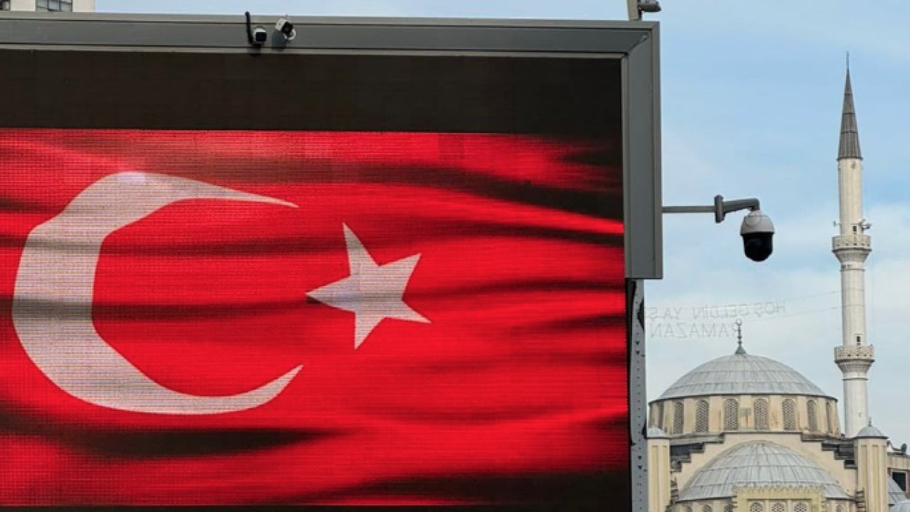 Esenler Ay-Yıldızlı bayrağa büründü...