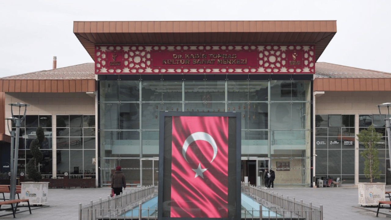 Foto - Esenler Ay-Yıldızlı bayrağa büründü...