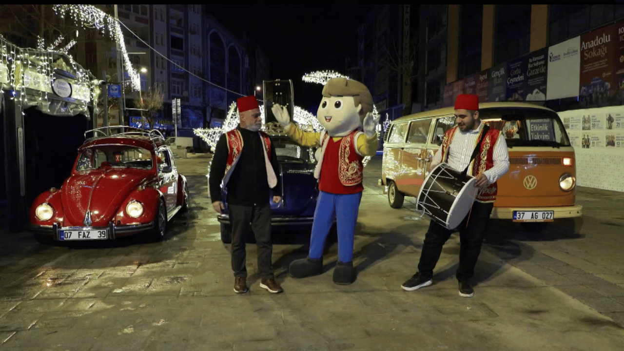 Esenler’de Vosvoslu sahur! Gelenek devam ediyor