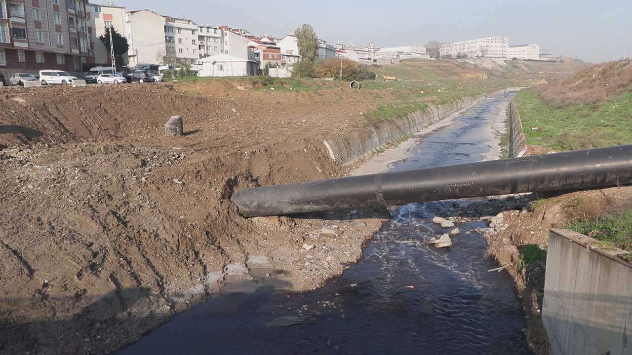 Foto - Esenyurtlular ayaklandı! Haramidere'nin rengi kırmızıya döndü