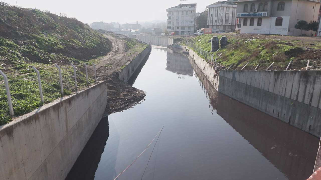 Foto - Esenyurtlular ayaklandı! Haramidere'nin rengi kırmızıya döndü