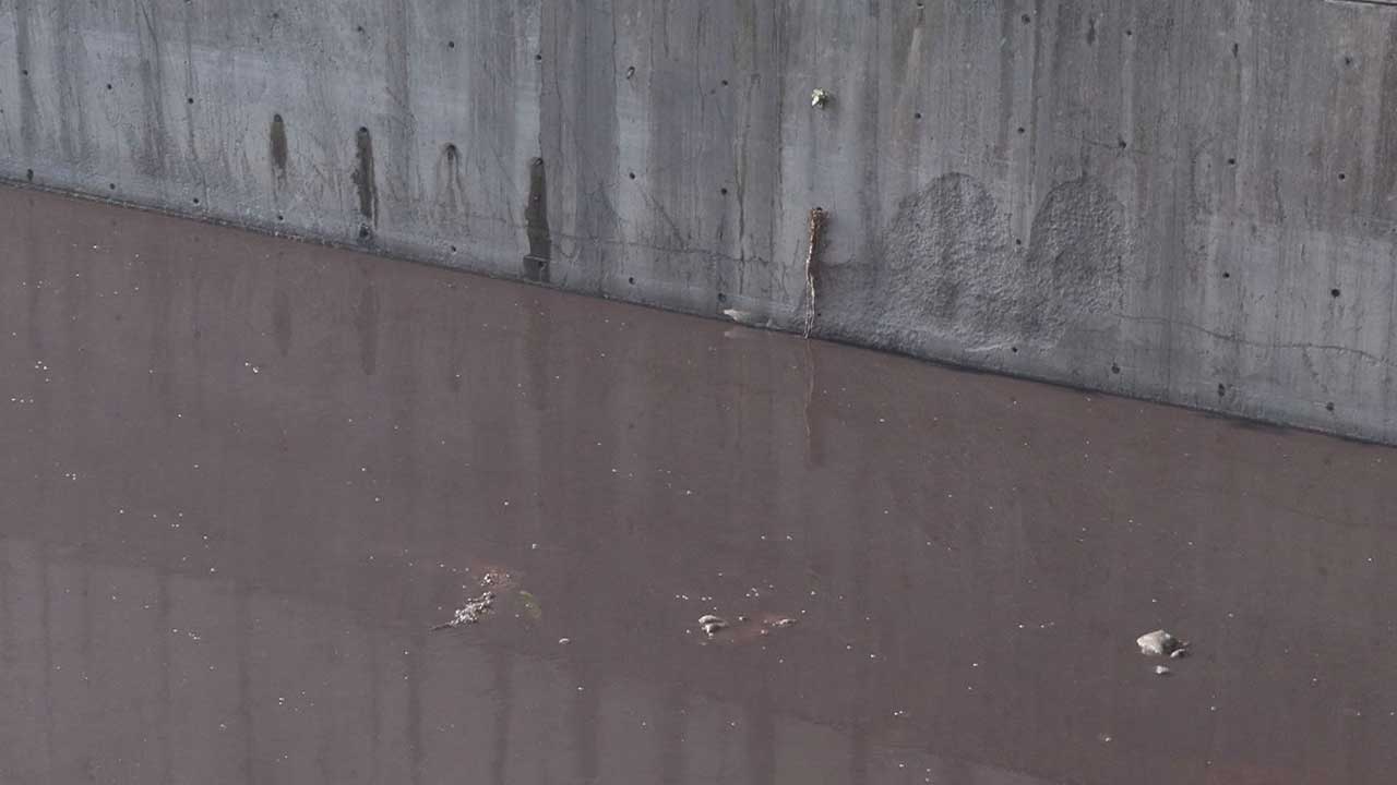 Foto - Esenyurtlular ayaklandı! Haramidere'nin rengi kırmızıya döndü