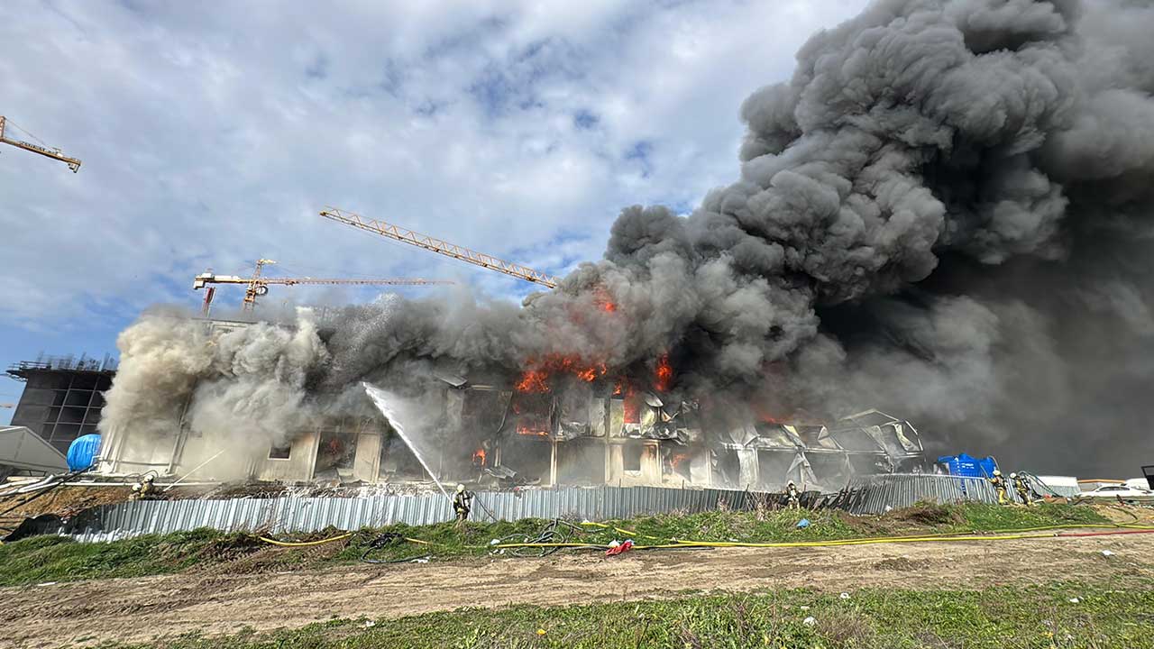 Foto - Esenyurt'ta yürekler ağza geldi