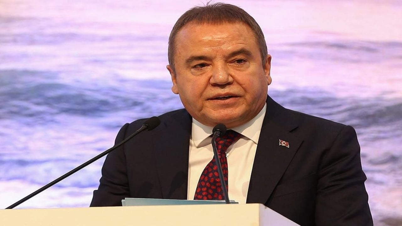 Foto - Eski Antalya Büyükşehir Belediye Başkanı’nın değişimi ağızları açık bıraktı! 9 aydır cezaevinde yatan Muhittin Böcek’i gören tanıyamadı 