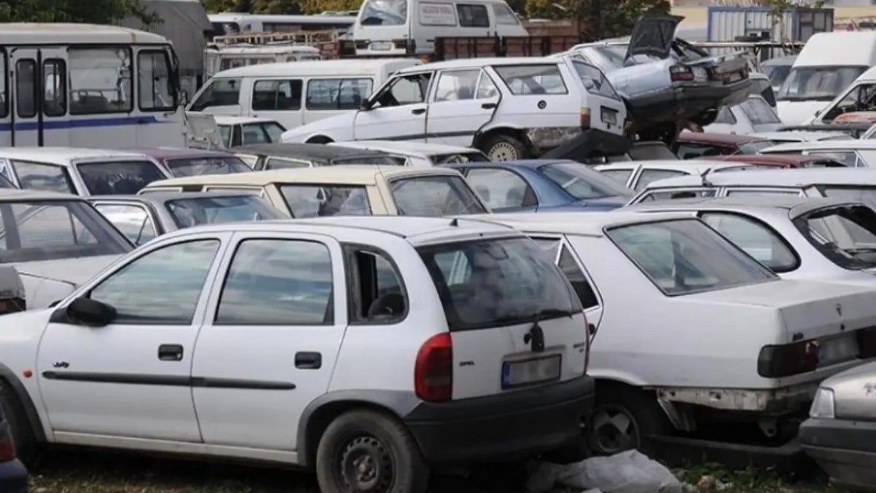 Foto - Eski arabası olan vatandaşlar hayal kırıklığına uğrayacak! Hurda teşviği ile ilgili şok haberi verdi