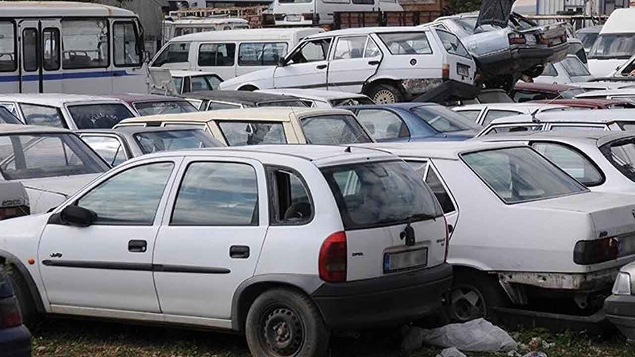 Eski arabası olan vatandaşların merakla beklediği haberi verdi: Hurda teşviki...
