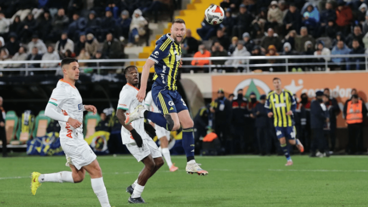 Foto - Eski hakemler yorumladı! İşte Alanyaspor-Fenerbahçe maçındaki tartışmalı kararlar