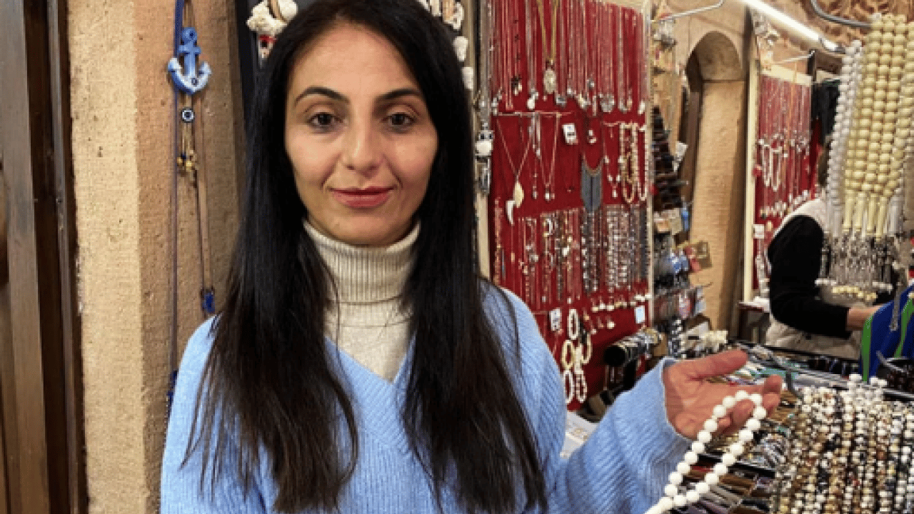 Foto - Esnaf tablosu solcuları utandıracak! Hani AK Parti kadınları eve hapsediyordu!