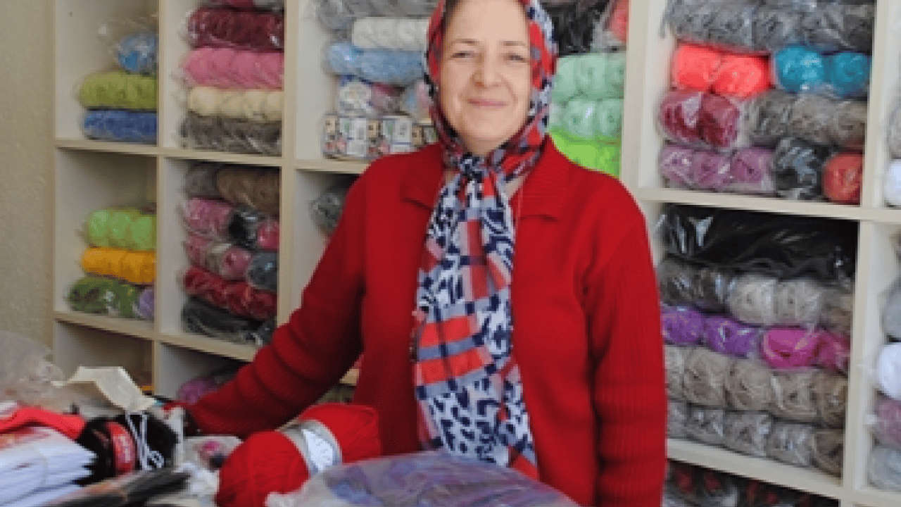 Foto - Esnaf tablosu solcuları utandıracak! Hani AK Parti kadınları eve hapsediyordu!