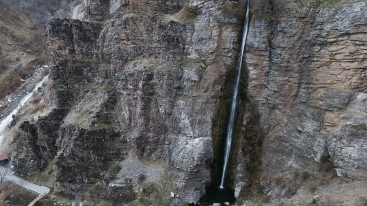 Foto - Eşsiz doğasıyla büyülüyor! Burası İsviçre değil Türkiye!