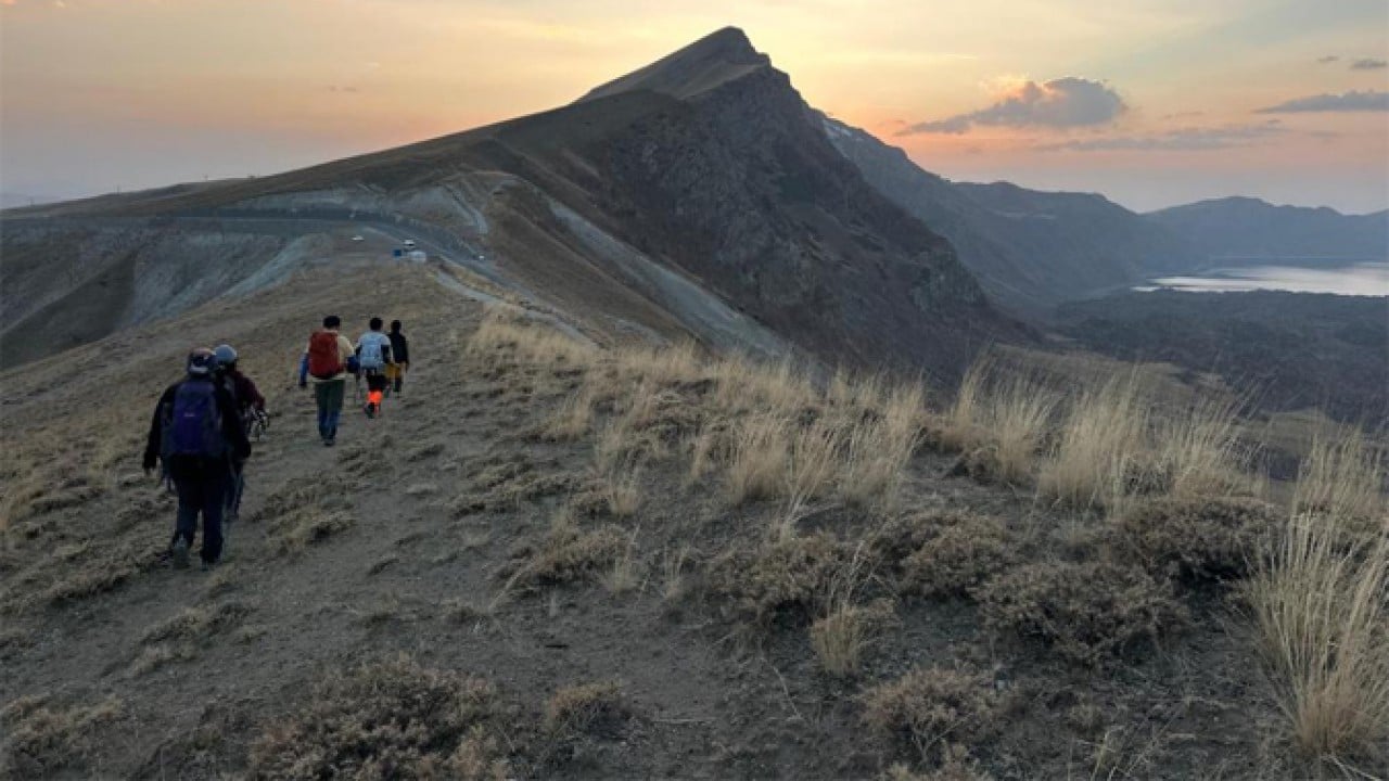 Foto - Eşsiz manzara eşliğinde Nemrut Kalderası'nda 12 saatlik zorlu yürüyüş!